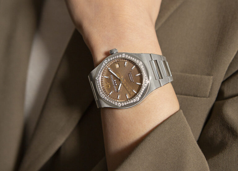 Girard-Perregaux-Laureato-38-mm-Copper-Diamond-Bezel_EMWA