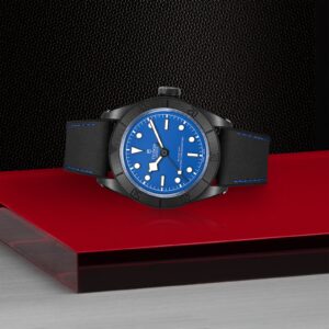 Reloj Tudor Black Bay Ceramic Caja de cerámica de 41 mm, Esfera azul Ref. M79210CNU-0007