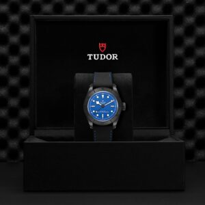 Reloj Tudor Black Bay Ceramic Caja de cerámica de 41 mm, Esfera azul Ref. M79210CNU-0007