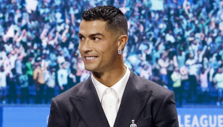 Cristiano Ronaldo in Messika - UEFA Champions League 20242025 Group Stage Draw (3)