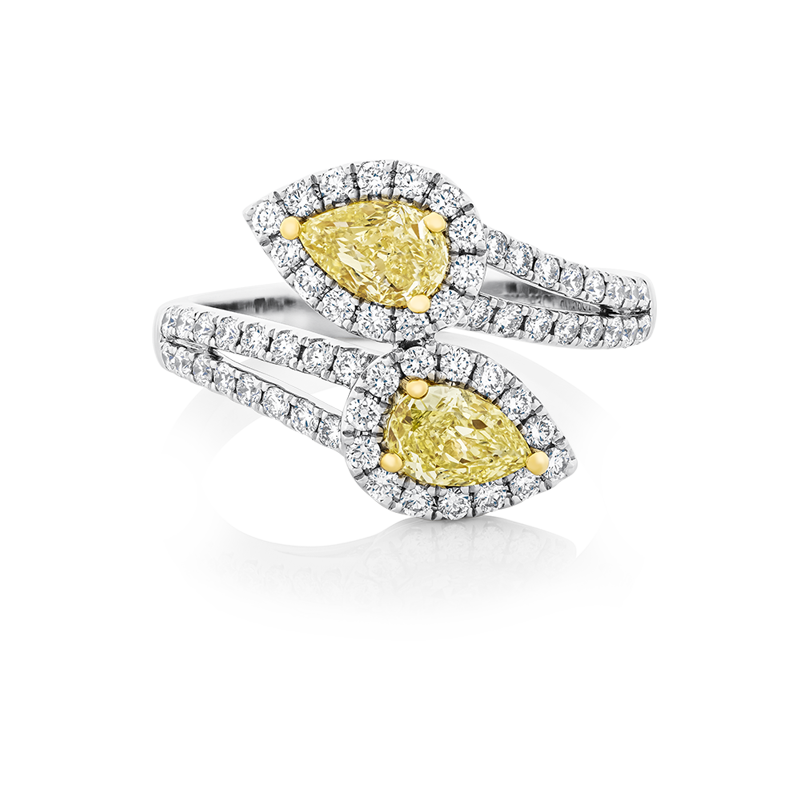 Anillo con diamantes EMWA Joyas. Diamantes fancy yellow corte pera y diamantes blancos corte brillante Ref: LR6683FY