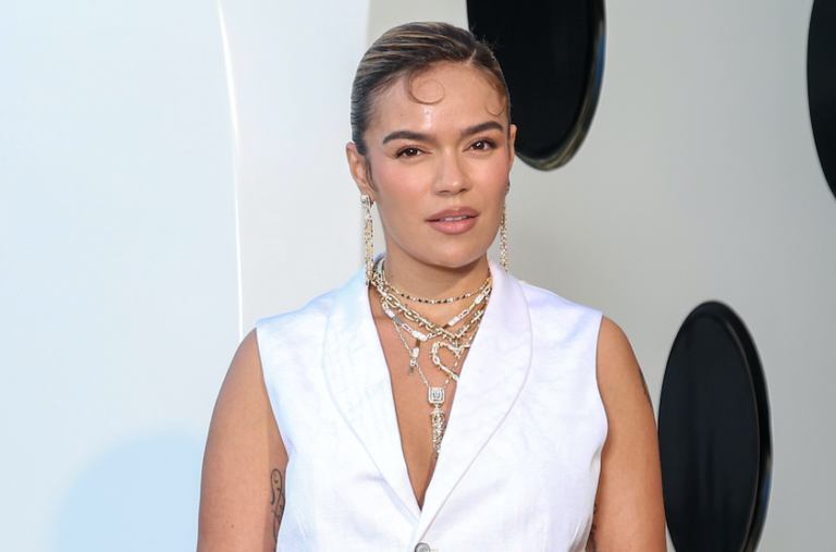 1 Karol G in Messika - Louis Vuitton Menswear Fashion Show - 0620255
